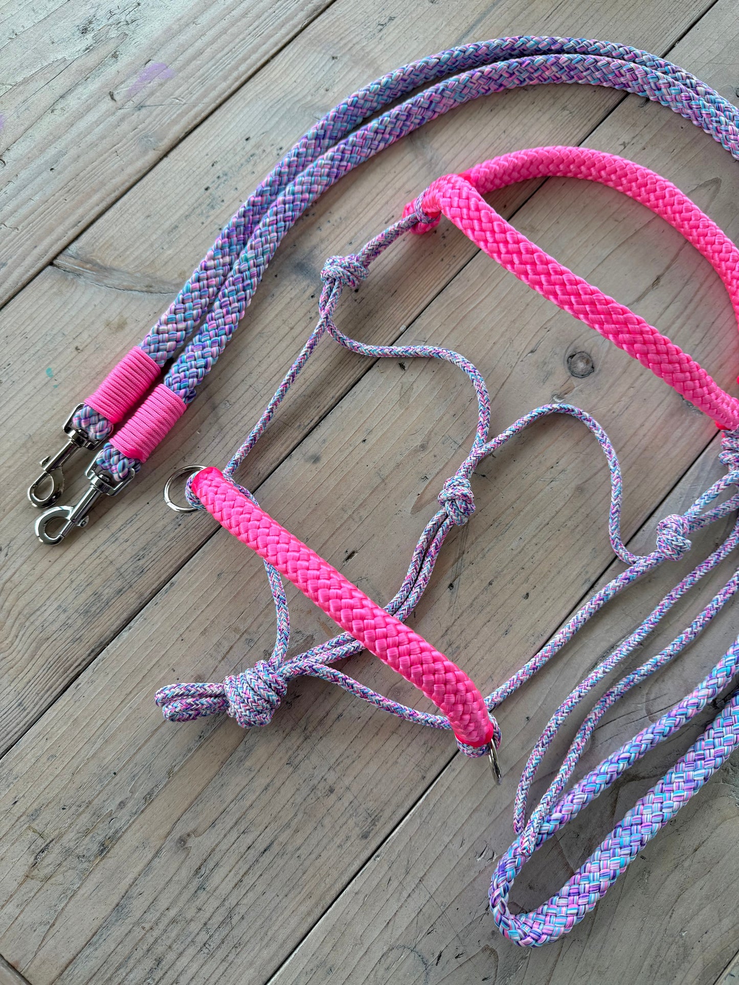 Het Paardenatelier - Touwhalster set rijhalster + teugels ‘Barbie Dreams’ paarsmix/roze