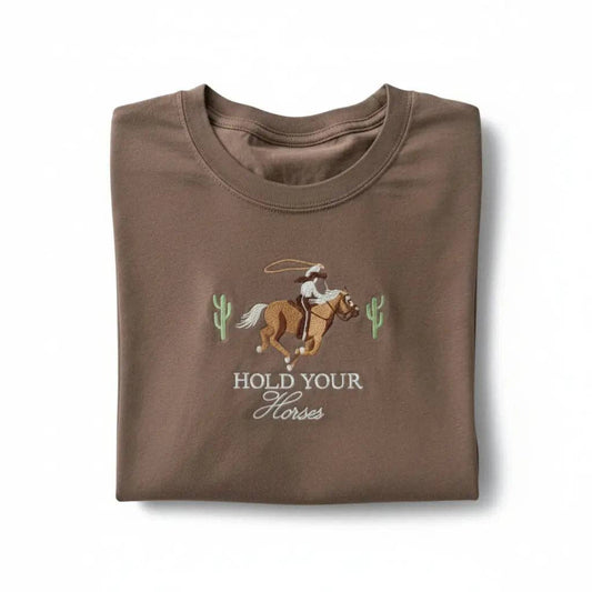 Bridle Up Hope - Hold Your Horses geborduurd T-shirt