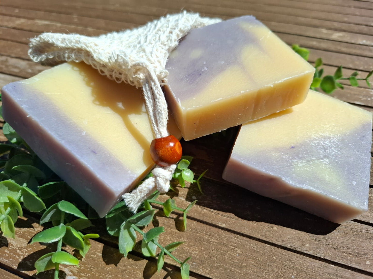 Zomer Soapbar voor paarden en honden – natuurlijke zeep tegen vliegen, dazen en jeuk, met paarse klei en citroengras