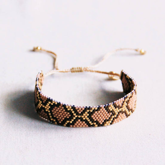 Bazou - Armband weven met slangenpatroon bruin/beige