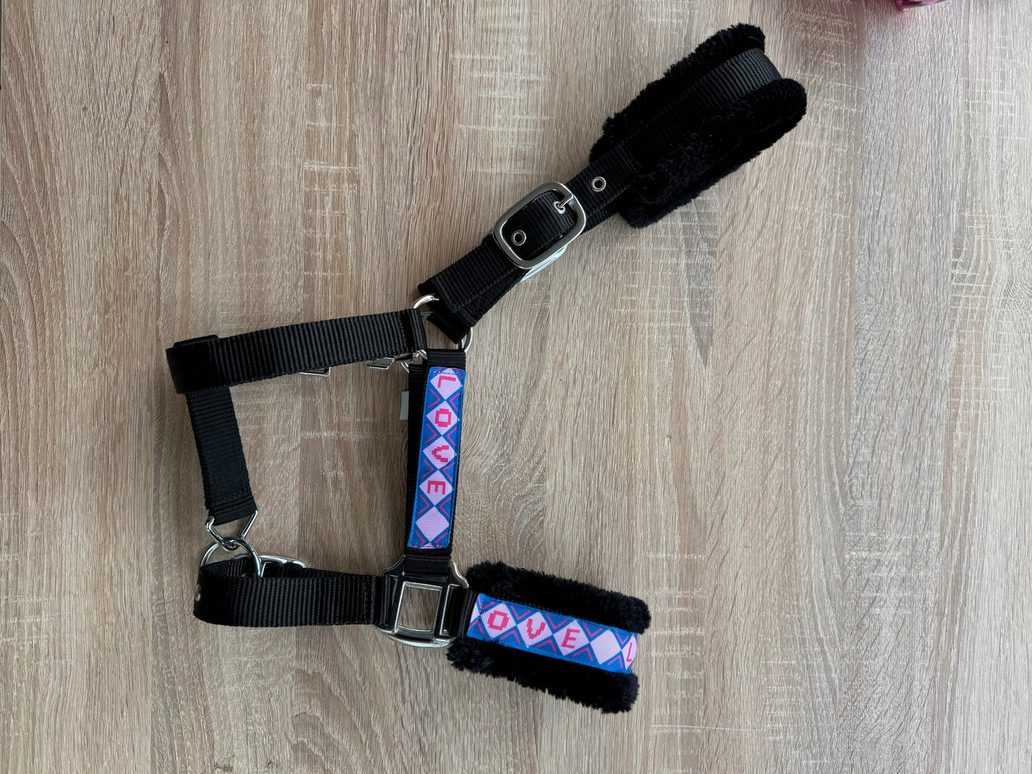 Happy Halsters x FMH - Love is Love Exclusive halster (bont) div. kleuren