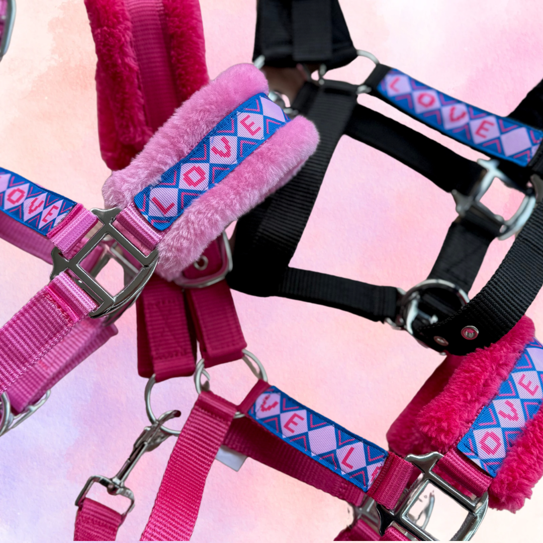Happy Halsters x FMH - Love is Love Exclusive halster (bont) div. kleuren
