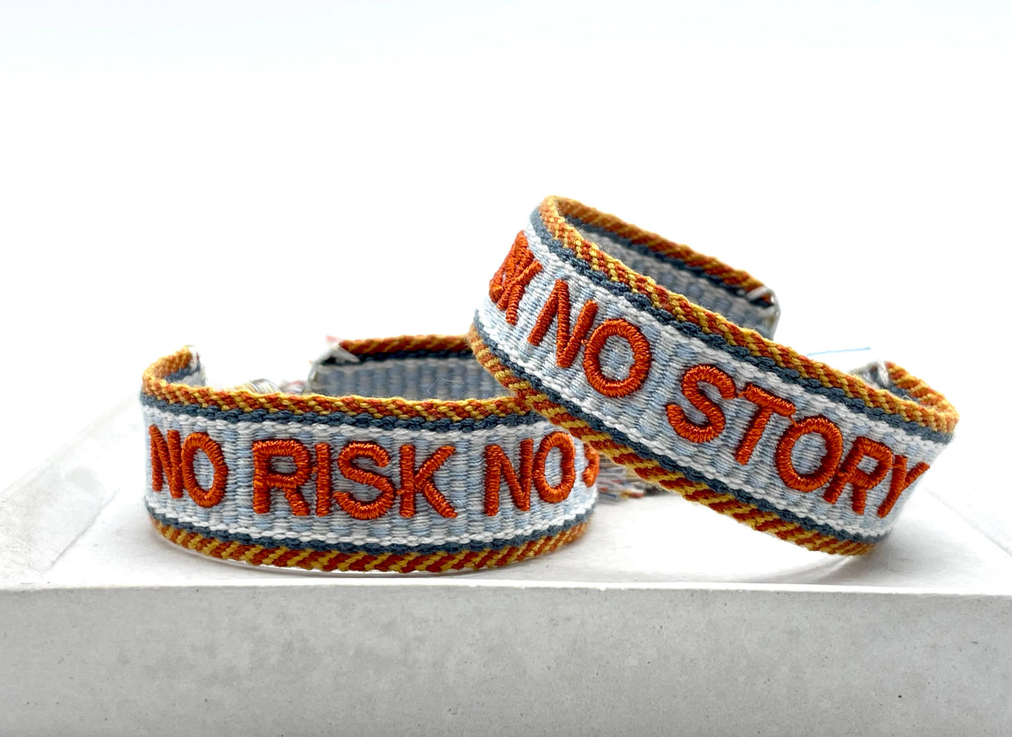 Parsley & Pepper - No Risk, No Story armband lichtblauw/ oranje