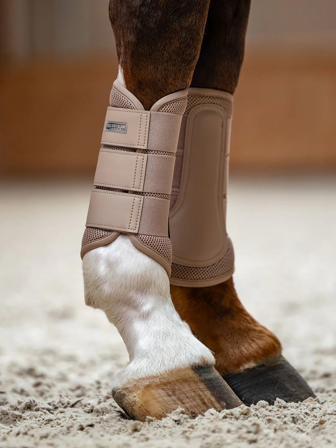 Equestrian Stockholm - SS26 Sand - Mesh Brushing Boots beenbeschermers