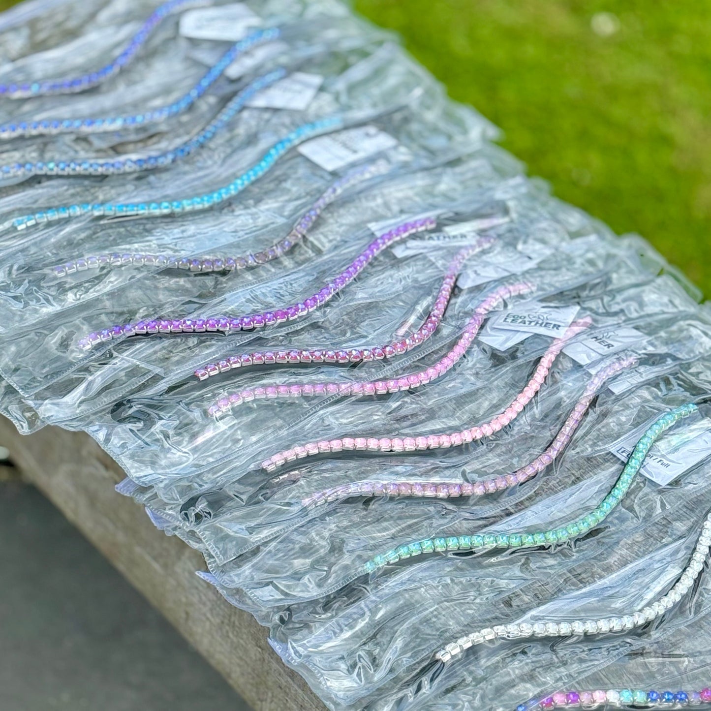 FMH - Sprankelende frontriem ‘Big stone’ Wave met 8mm steentjes in div. kleuren
