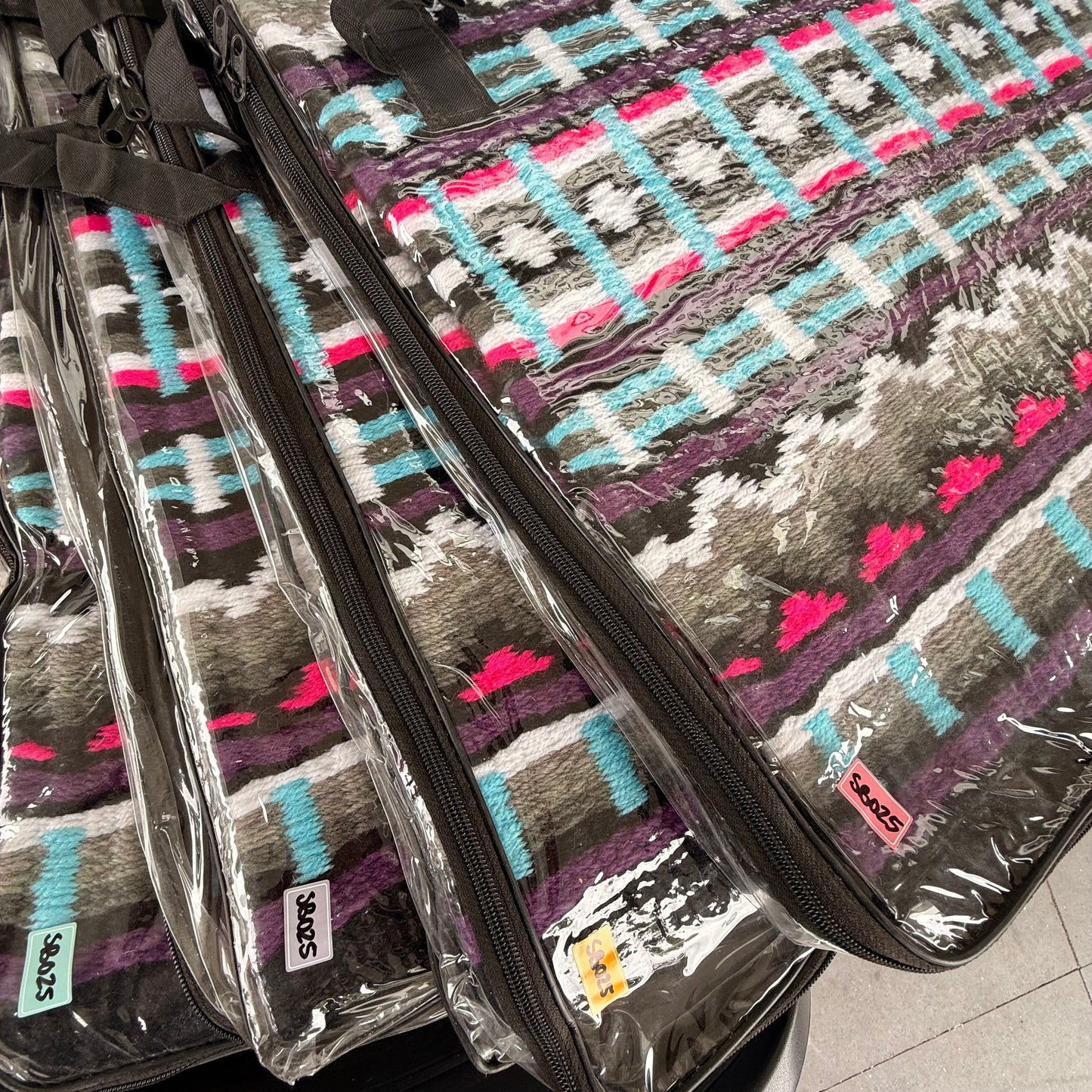 SB025 - Western oversized showblanket A - Zwart, turquoise, roze, grijs