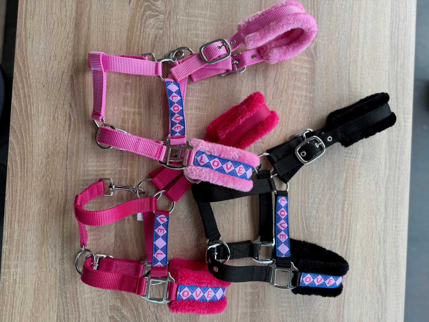 Happy Halsters x FMH - Love is Love Exclusive halster (bont) div. kleuren