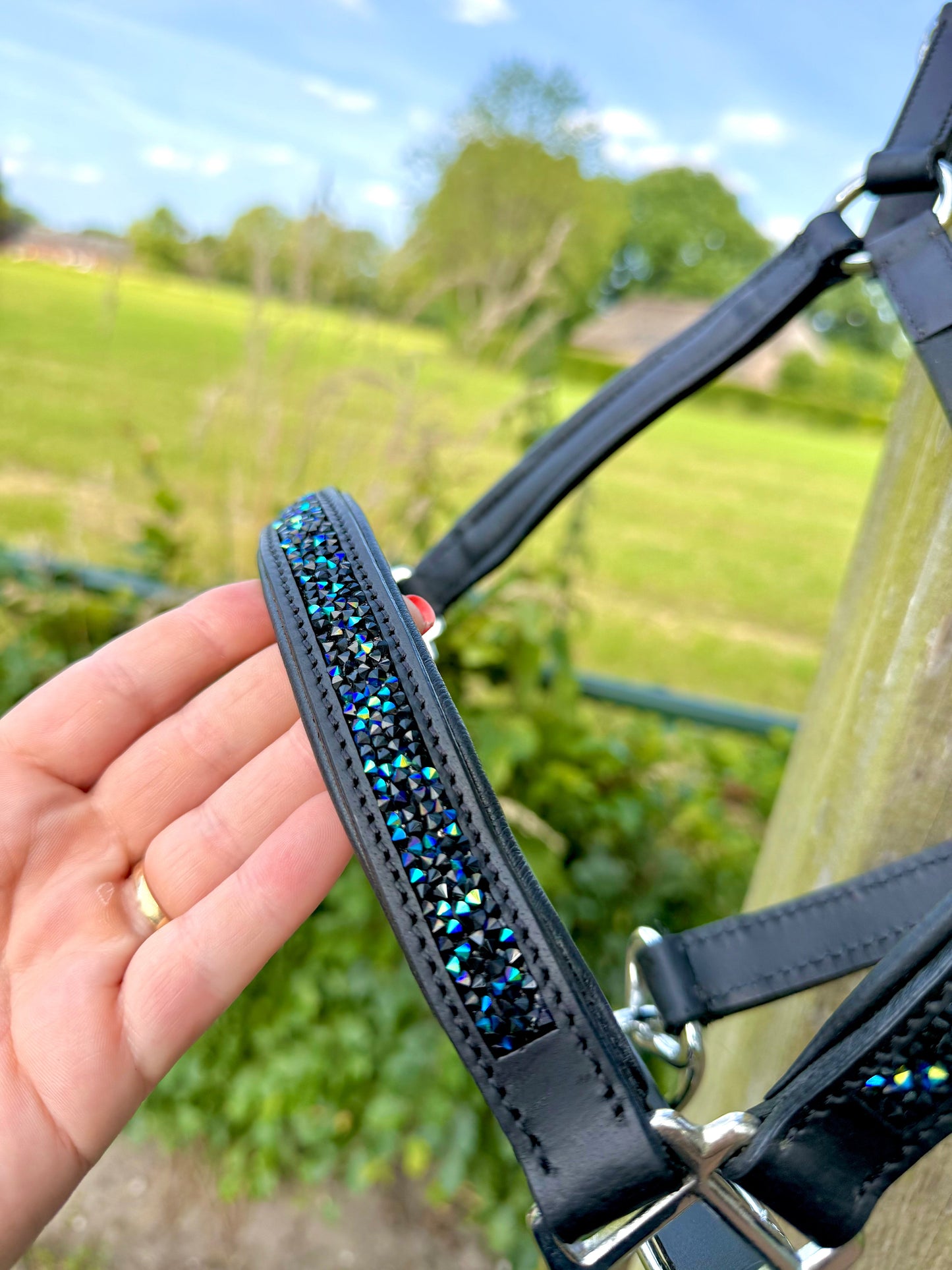 FMH - Lederen halster ‘Midnight Spark’ ingelegd met donkerblauwe sparkle-rocks