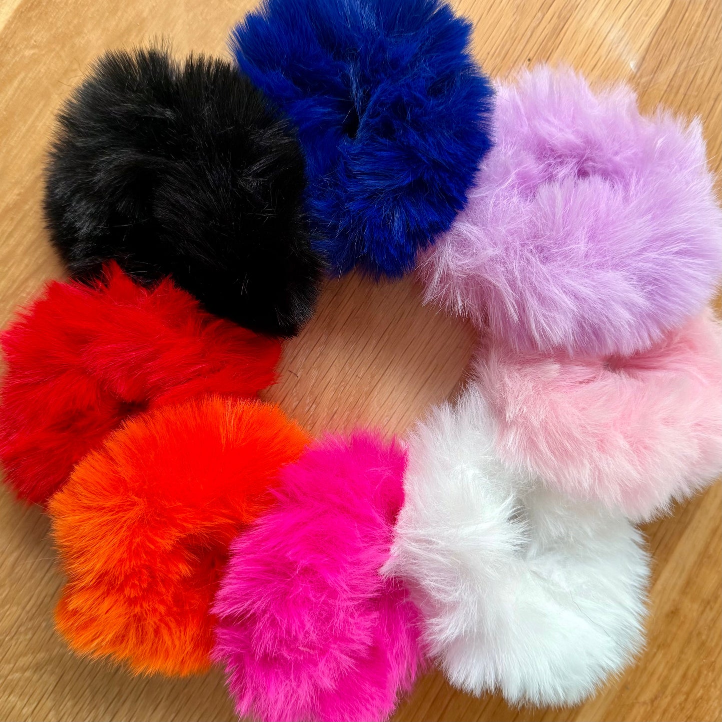 FMH - Luxe Fluffy haarelastiek/ knotband verschillende kleuren