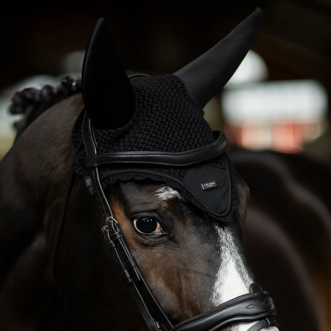 Equestrian Stockholm - Core Collection - Black Silver Padded Ear Bonnet oornetje