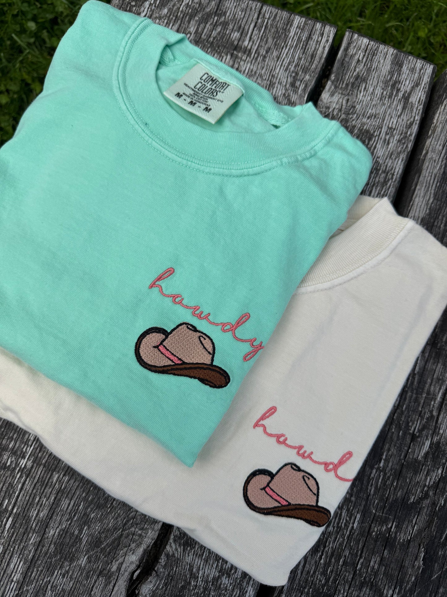 FlossandFable - T-shirt "Howdy" Cowboyhoed Island Reef