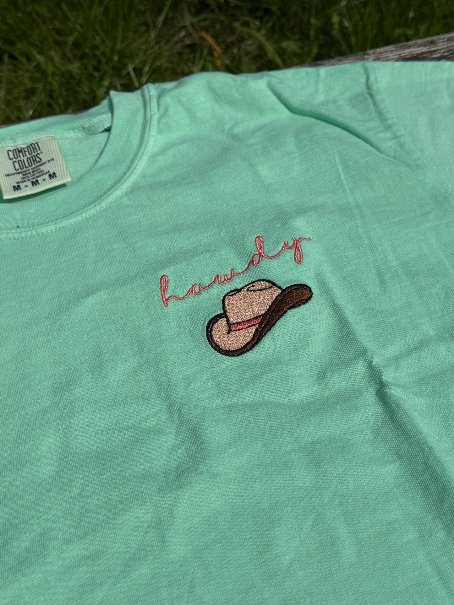 FlossandFable - T-shirt "Howdy" Cowboyhoed Island Reef
