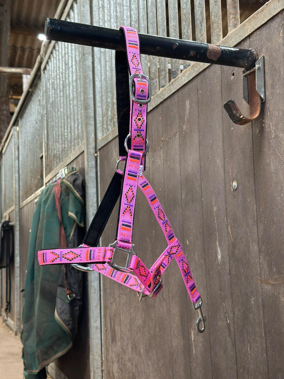FMH - Geborduurd nylon halster met padding ‘Nomad Spirit Rebel’