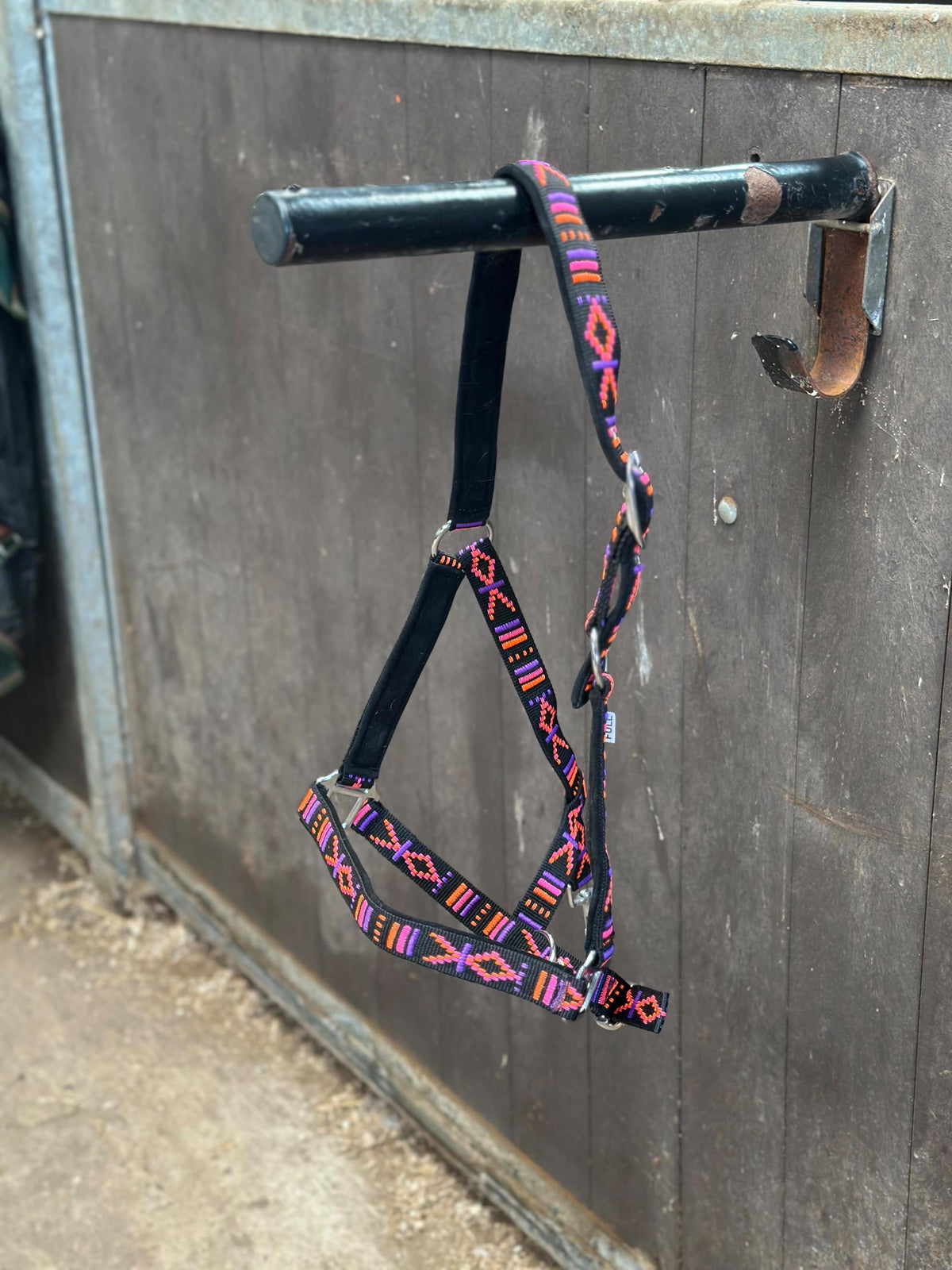 FMH - Geborduurd nylon halster met padding ‘Nomad Spirit Neon’