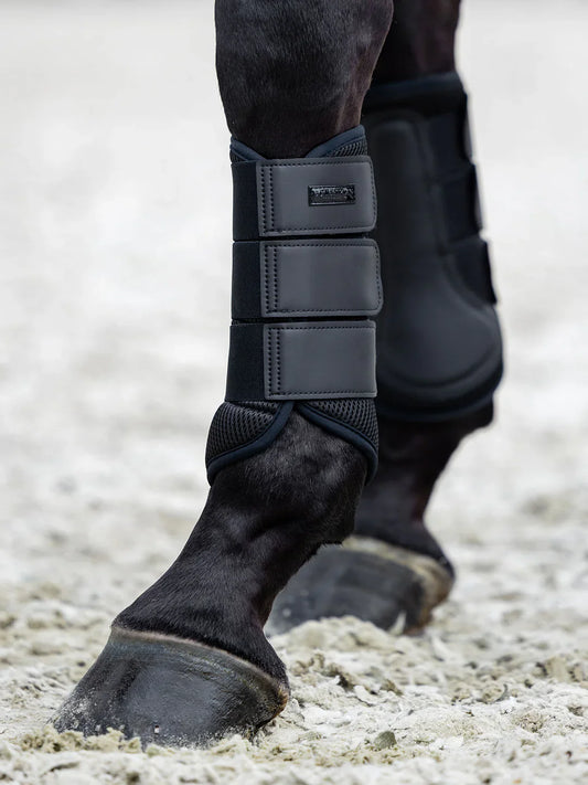 Equestrian Stockholm - Core Collection - All Black Mesh Brushing Boots beenbeschermers