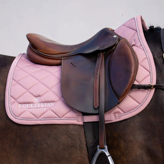 Equestrian Stockholm - Line Collection - Pink Jump Saddle Pad springzadeldek