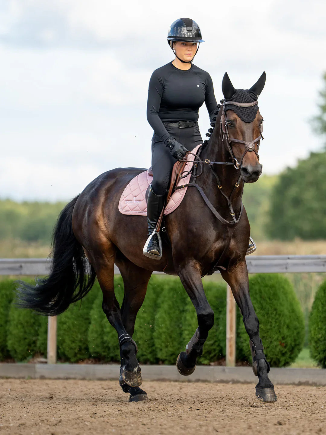 Equestrian Stockholm - Line Collection - Pink Jump Saddle Pad springzadeldek
