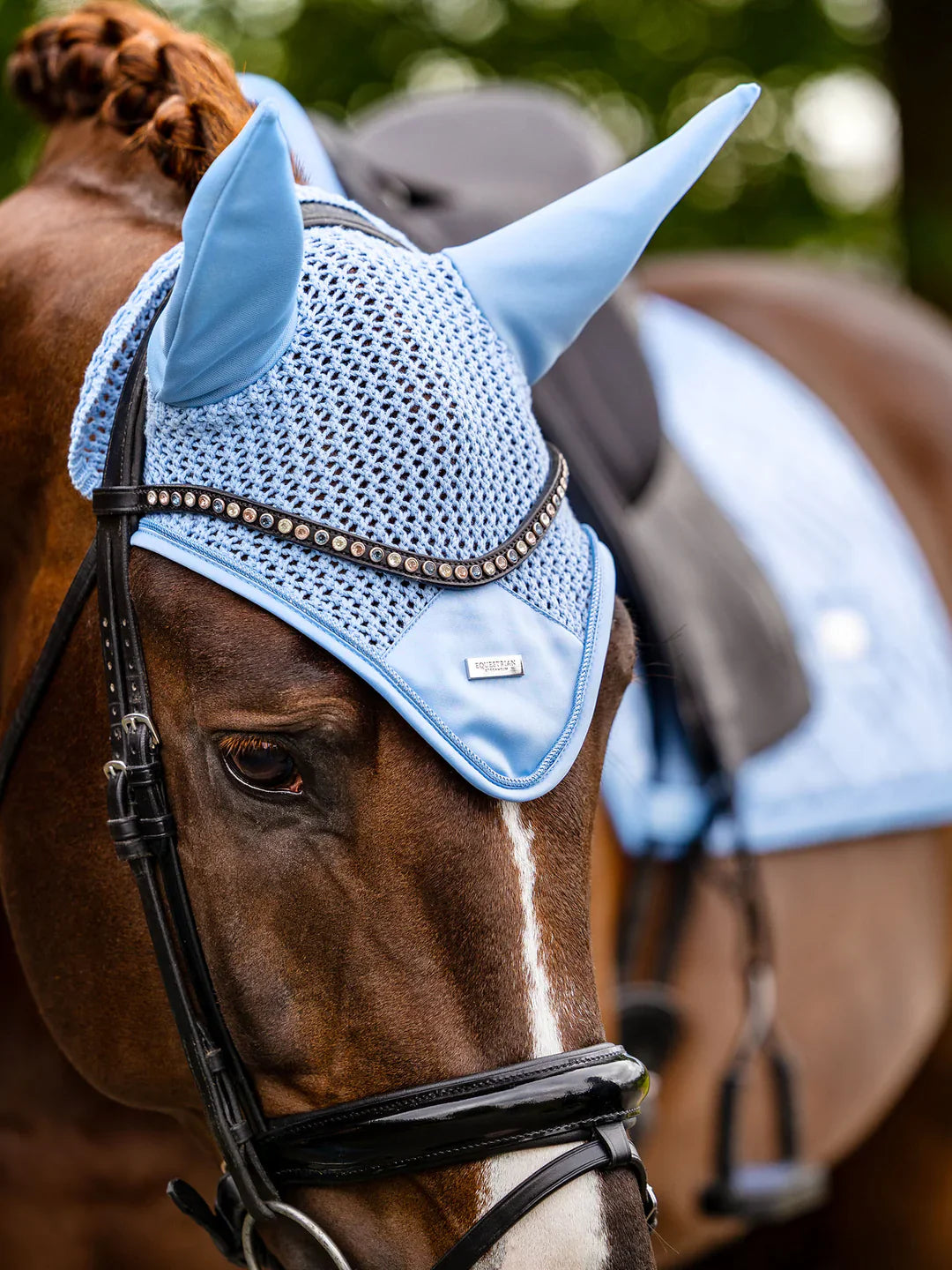 Equestrian Stockholm - SS26 Midsummer Blue - Ear Bonnet Modern oornetje