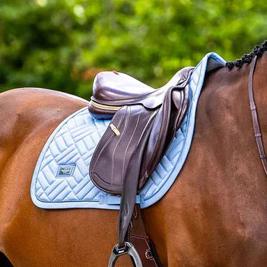 Equestrian Stockholm - SS26 Midsummer Blue - Jump Saddle Pad Modern springzadeldek