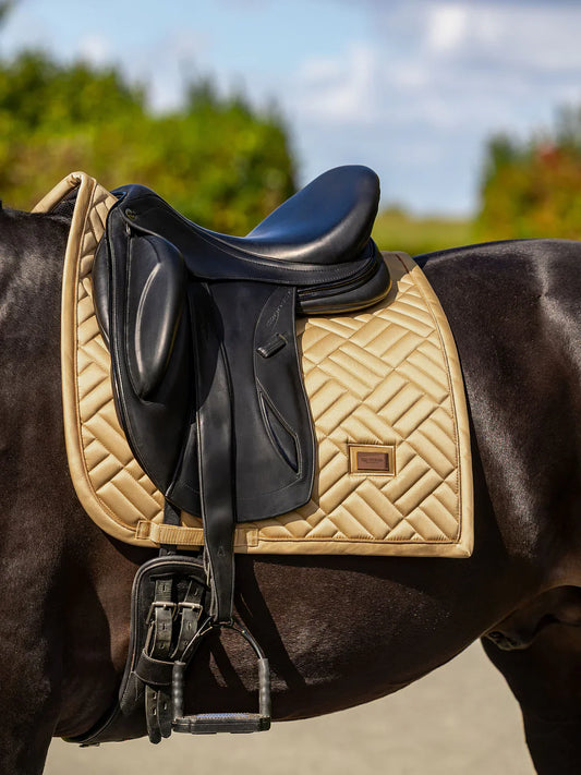 Equestrian Stockholm - SS26 Midsummer Glow - Dressage Saddle Pad Modern dressuurzadeldek