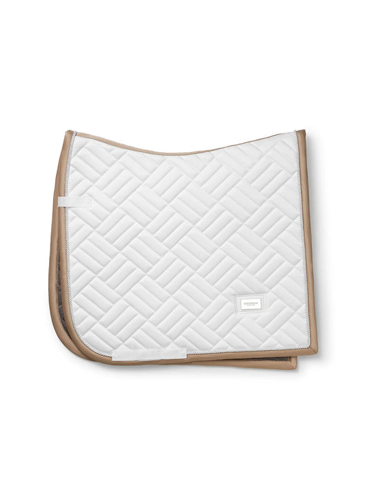 Equestrian Stockholm - SS26 Sand White - Dressage Saddle Pad Modern dressuurzadeldek