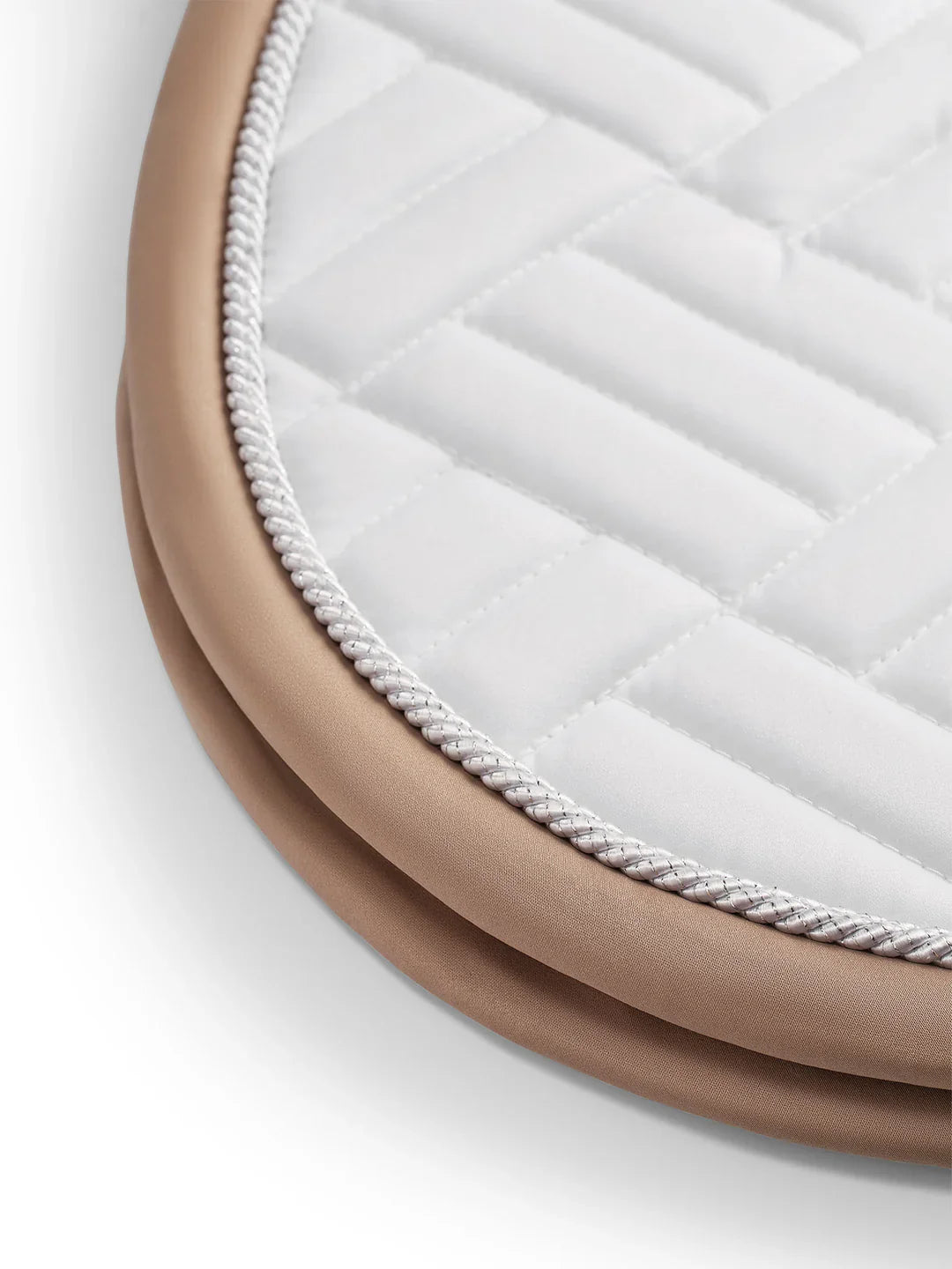 Equestrian Stockholm - SS26 Sand White - Jump Saddle Pad Modern springzadeldek