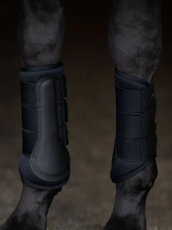 Equestrian Stockholm - Core Collection - All Black Mesh Brushing Boots beenbeschermers