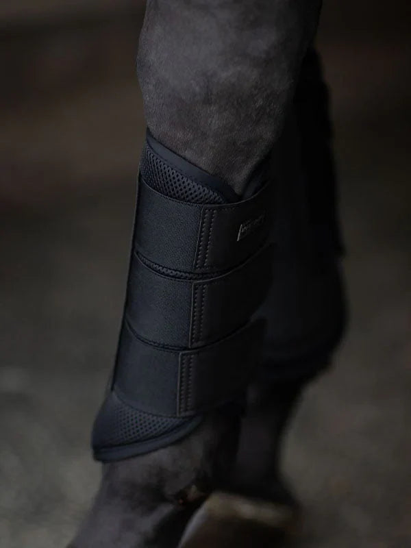 Equestrian Stockholm - Core Collection - All Black Mesh Brushing Boots beenbeschermers