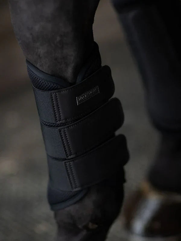 Equestrian Stockholm - Core Collection - All Black Mesh Brushing Boots beenbeschermers