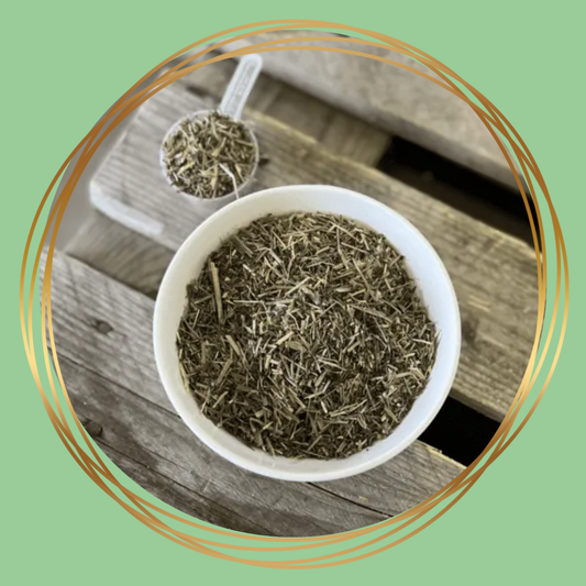 Gedroogd HorseFlex kleefkruid als natuurlijk voedermiddel voor paarden