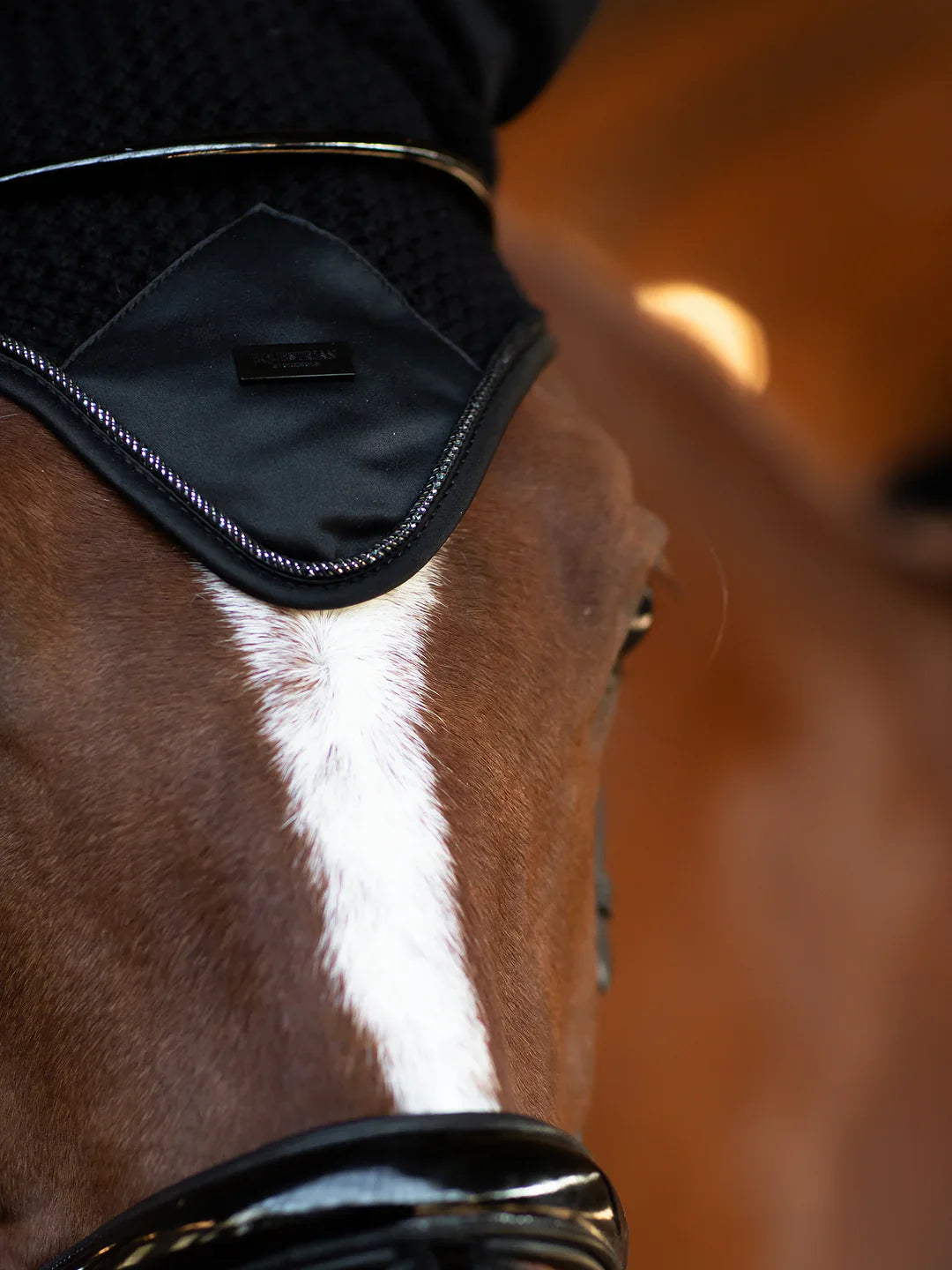Equestrian Stockholm - Core Collection - Black Ear Bonnet Modern oornetje