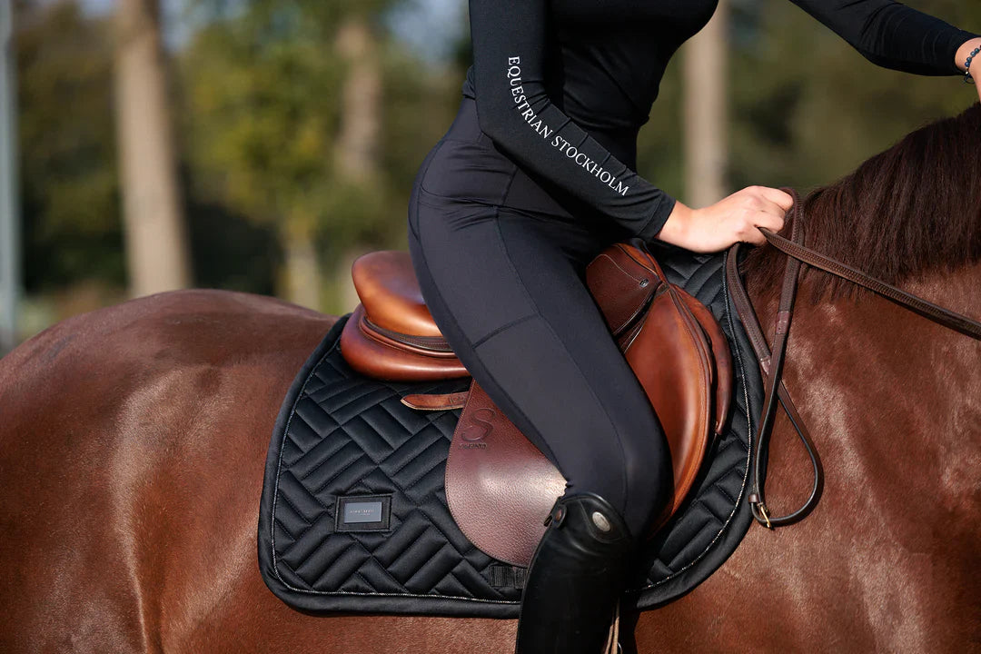 Equestrian Stockholm - Core Collection - Black Jump Saddle Pad Modern springzadeldek