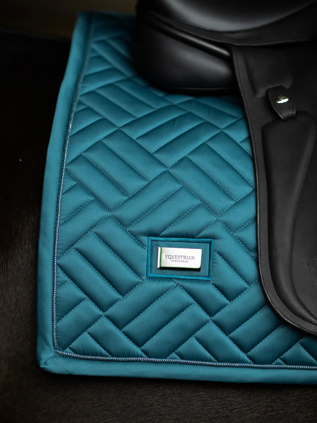Equestrian Stockholm - FW25 Teal Blue - Dressage Saddle Pad Modern dressuurzadeldek
