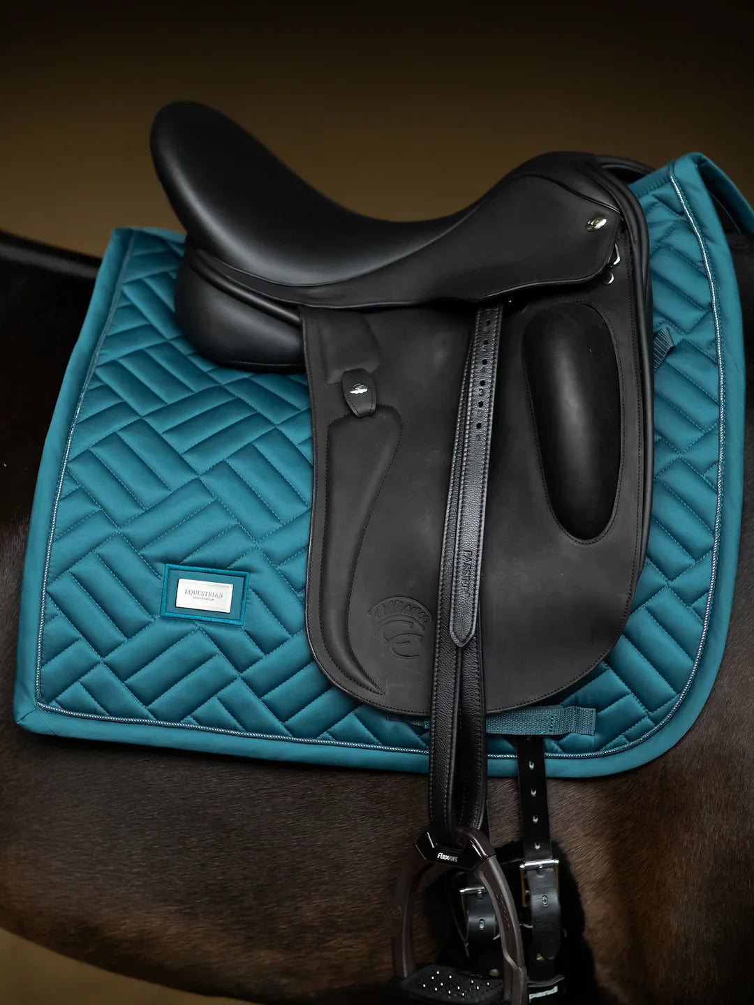 Equestrian Stockholm - FW25 Teal Blue - Dressage Saddle Pad Modern dressuurzadeldek