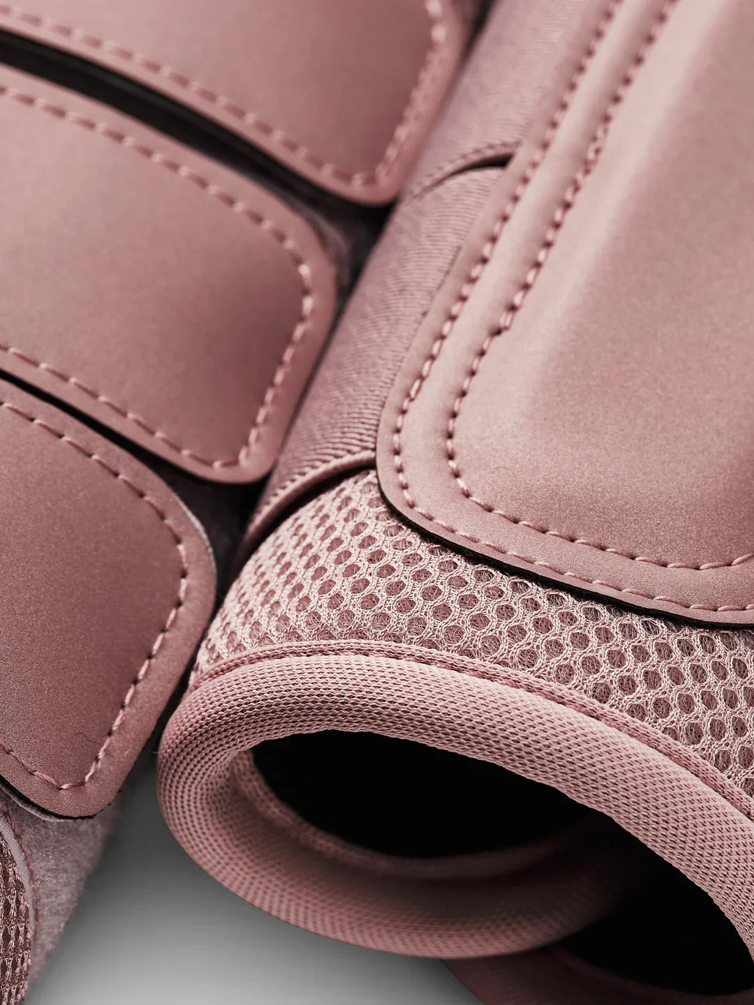 Equestrian Stockholm - Core Collection - Pink Mesh Brushing Boots beenbeschermers