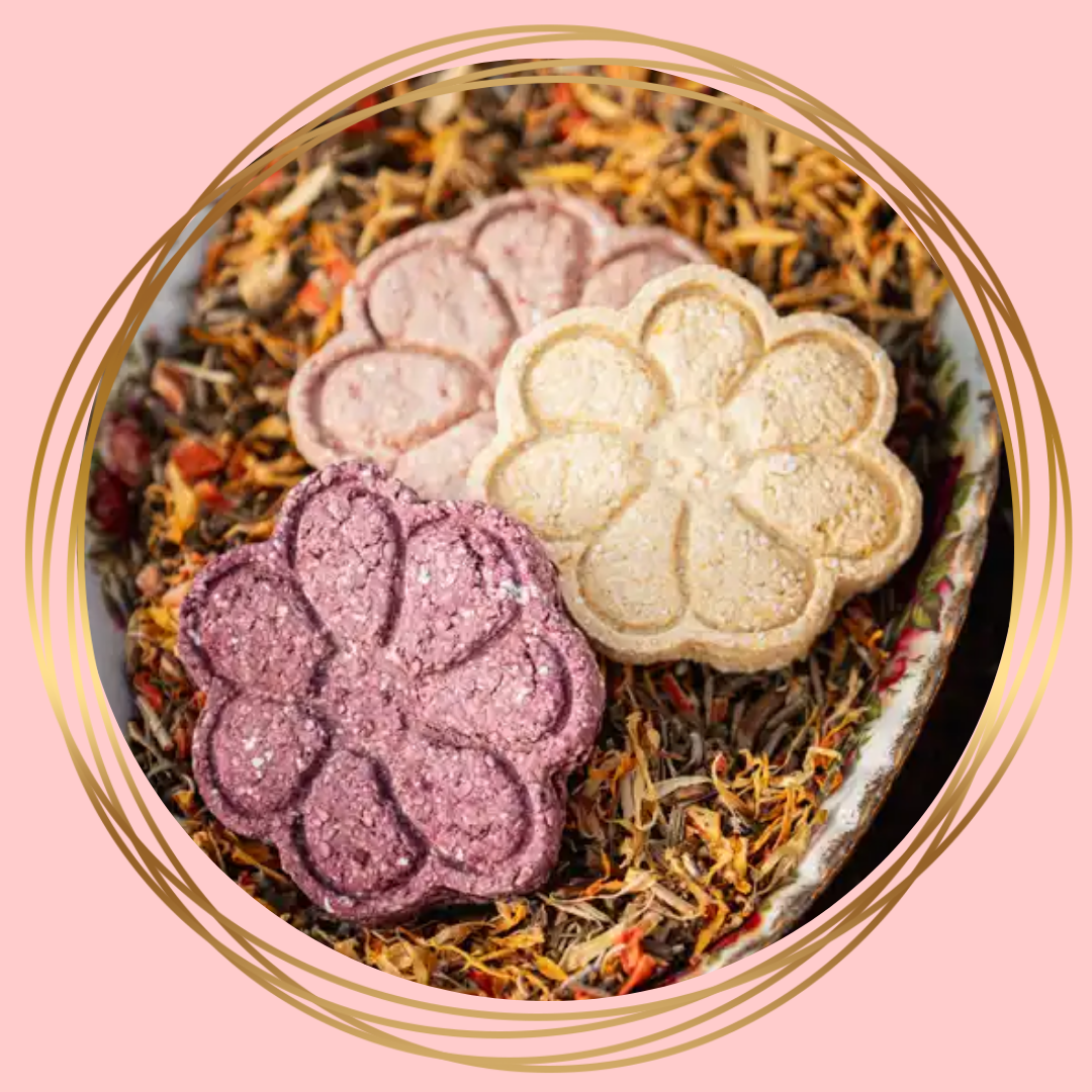 TheHorseTea TasTea Flowers paardentraktaties in bloemvorm met mango, braam en aardbei.