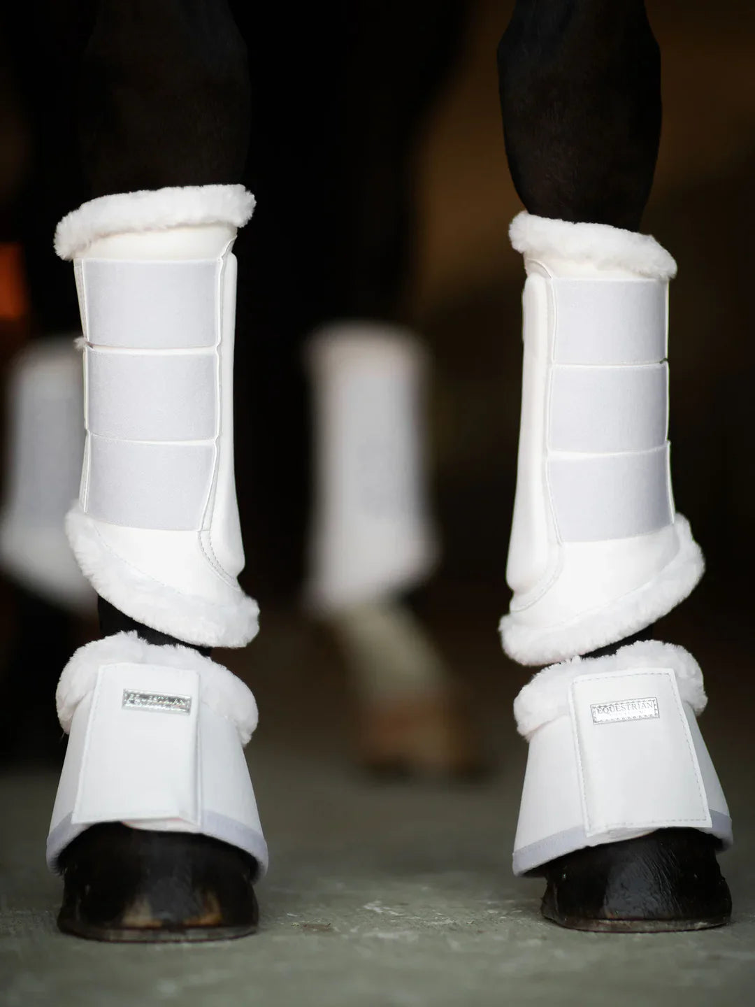 Equestrian Stockholm - Core Collection - White Silver Bell Boots springschoenen