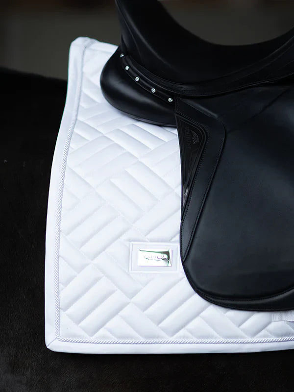 Equestrian Stockholm - Core Collection - White Perfection Dressage Saddle Pad Modern dressuurzadeldek
