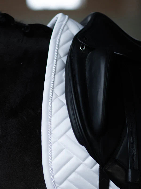 Equestrian Stockholm - Core Collection - White Perfection Dressage Saddle Pad Modern dressuurzadeldek