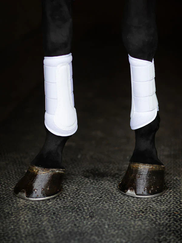Equestrian Stockholm - Core Collection - White Silver Mesh Brushing Boots beenbeschermers